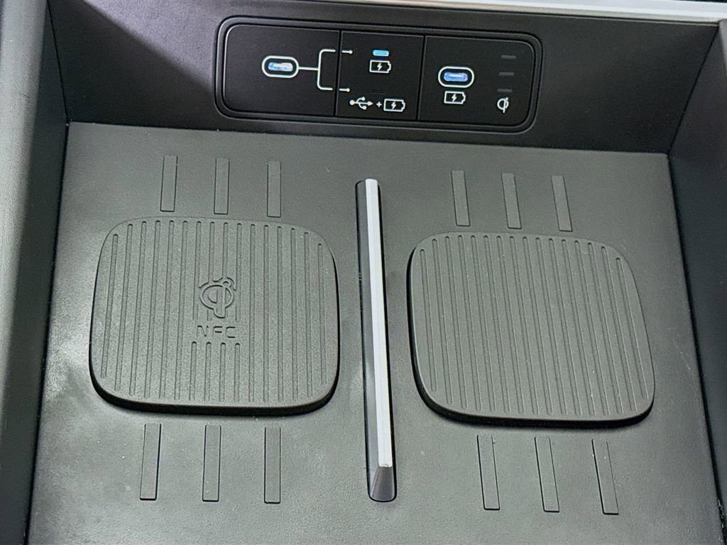 Used 2025 Hyundai Santa Fe SEL image 11