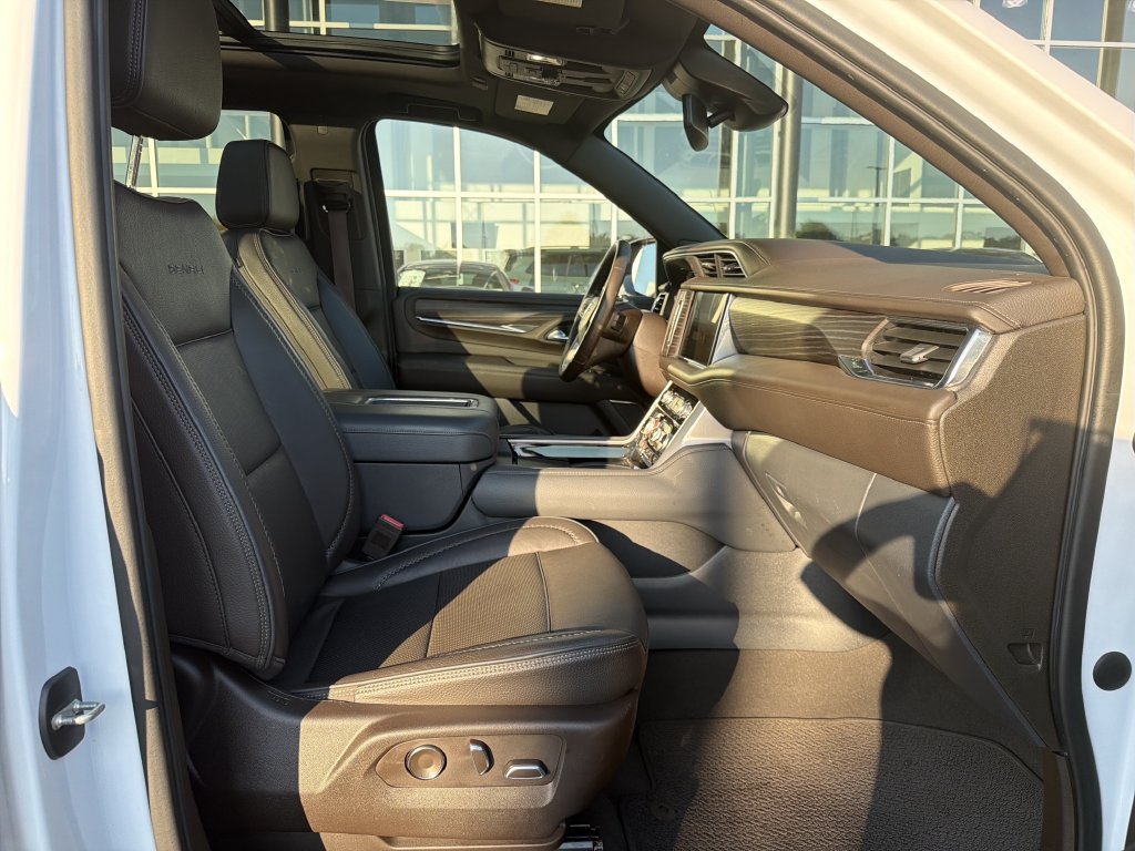 Used 2023 GMC Yukon Denali RWD image 18