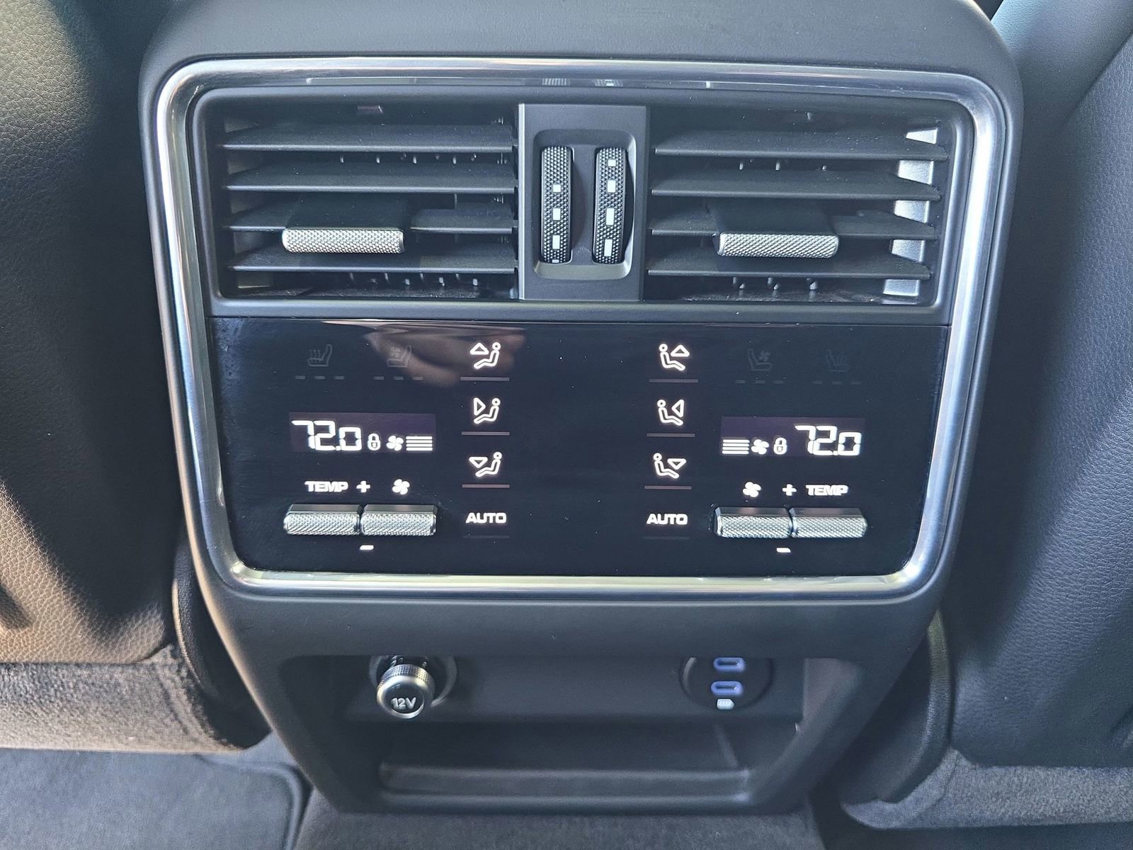 Certified 2023 Porsche Cayenne AWD/4WD image 19