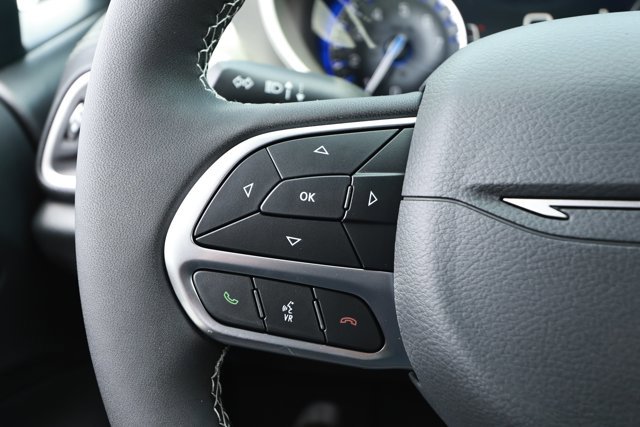New 2027 Chrysler Pacifica Select FWD image 13