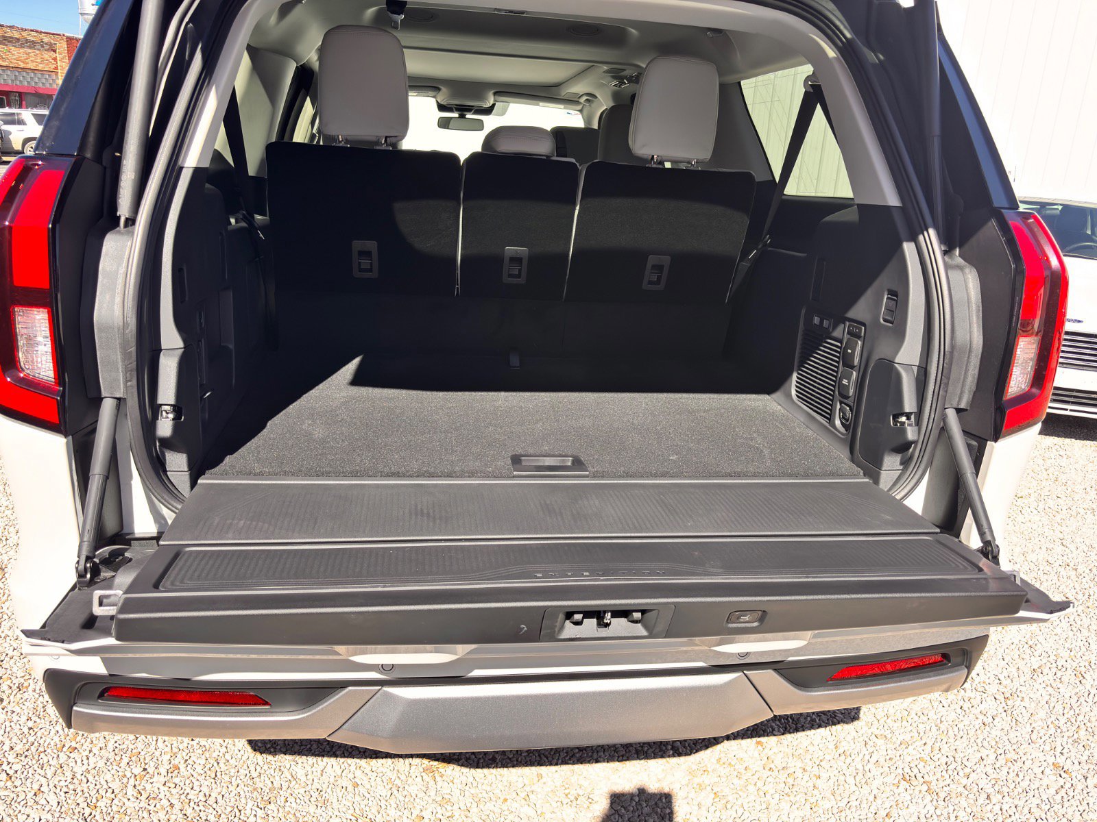New 2025 Ford Expedition Max Platinum image 8