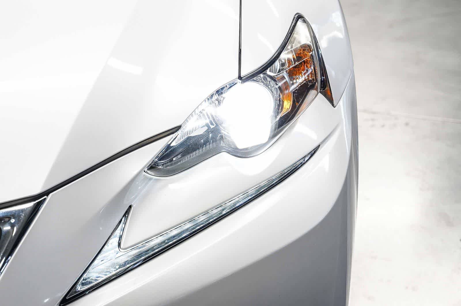 Used 2016 Lexus IS 200t RWD image 7