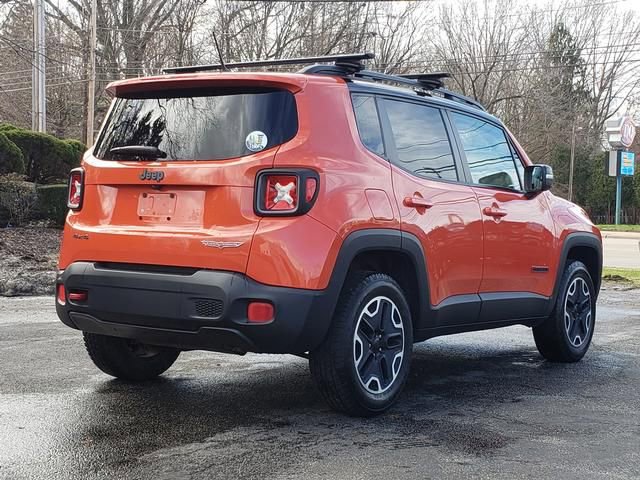 Used 2016 Jeep Renegade Trailhawk image 3