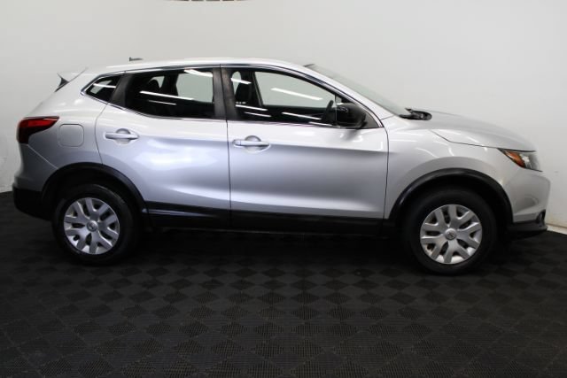 Used 2018 Nissan Rogue Sport S FWD image 5