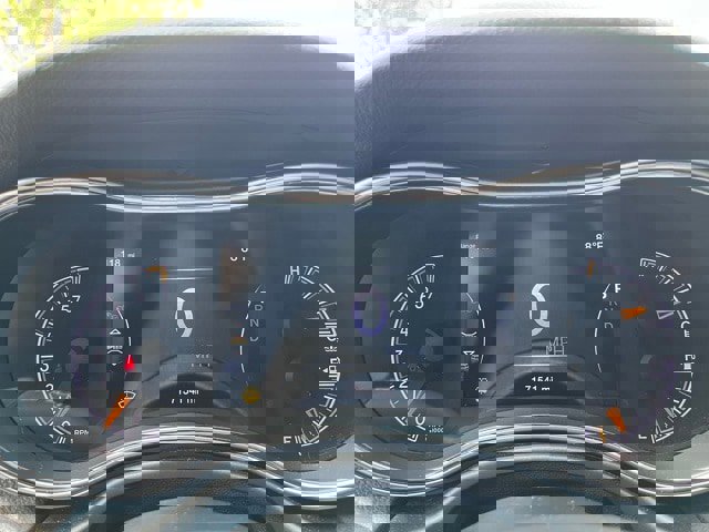 Used 2019 Jeep Grand Cherokee Altitude image 10