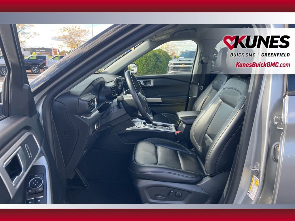 Used 2023 Ford Explorer XLT w/ Equipment Group 202A image 15