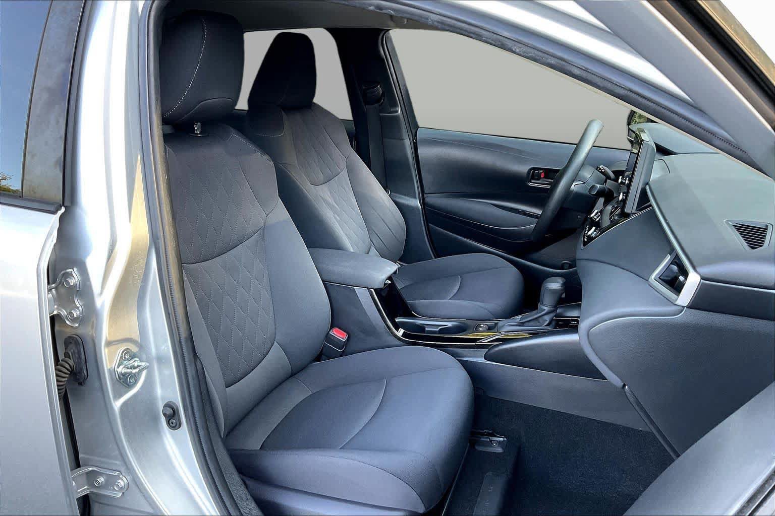 Used 2022 Toyota Corolla LE FWD image 9