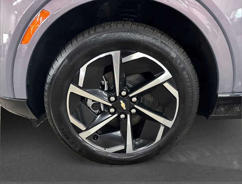 Used 2025 Chevrolet Equinox EV LT image 12