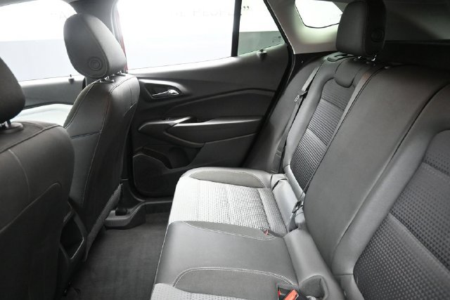 Used 2025 Chevrolet Trax LT FWD image 23