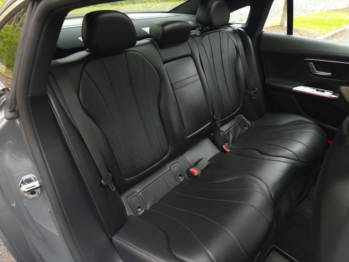 Used 2023 Mercedes-Benz EQE 350+ 4MATIC Sedan w/ Exclusive Trim Package image 16
