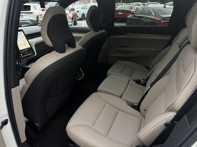 New 2025 Volvo EX90 Plus AWD/4WD image 22