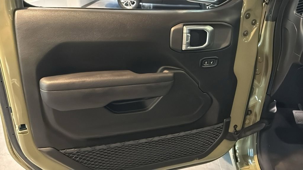 Used 2025 Jeep Wrangler Sport image 19