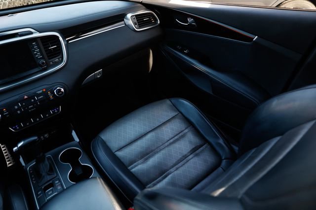 Used 2017 Kia Sorento SX image 27