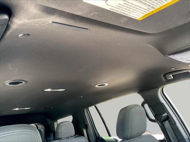 Used 2024 Chevrolet Traverse LS FWD image 16