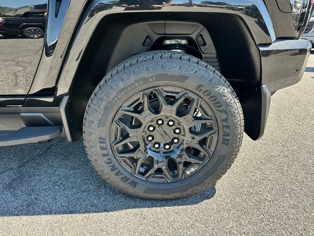 New 2026 GMC Hummer EV SUV w/ LPO, Sport Package AWD/4WD image 38