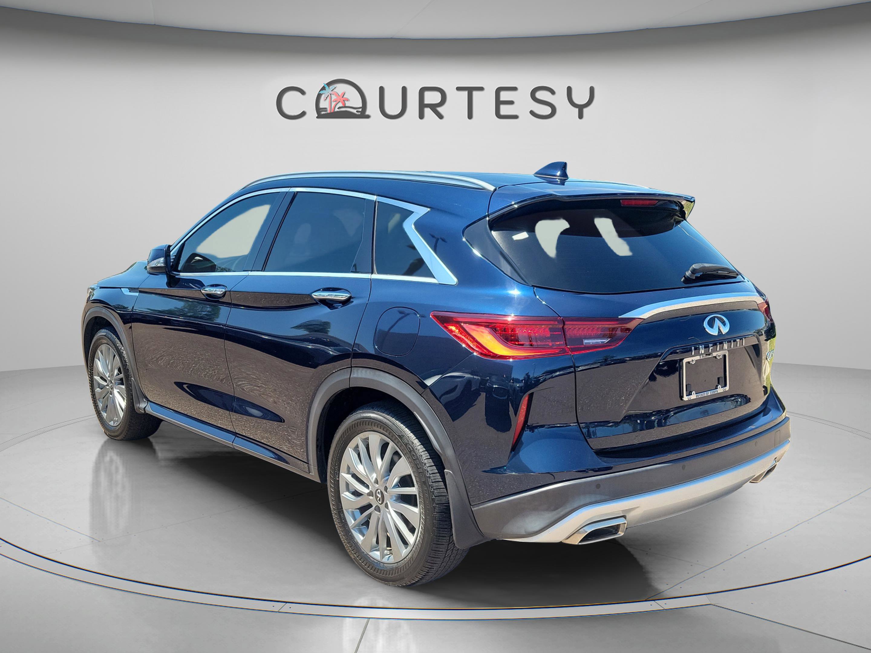 Certified 2023 INFINITI QX50 Luxe FWD image 2
