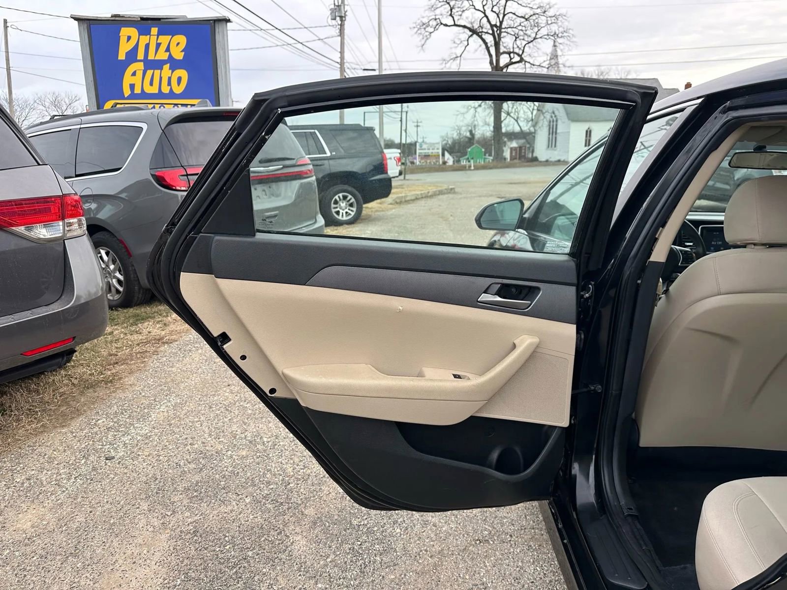 Used 2018 Hyundai Sonata SE w/ Cargo Package image 17