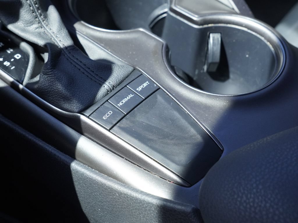 Used 2024 Toyota Camry SE FWD image 18