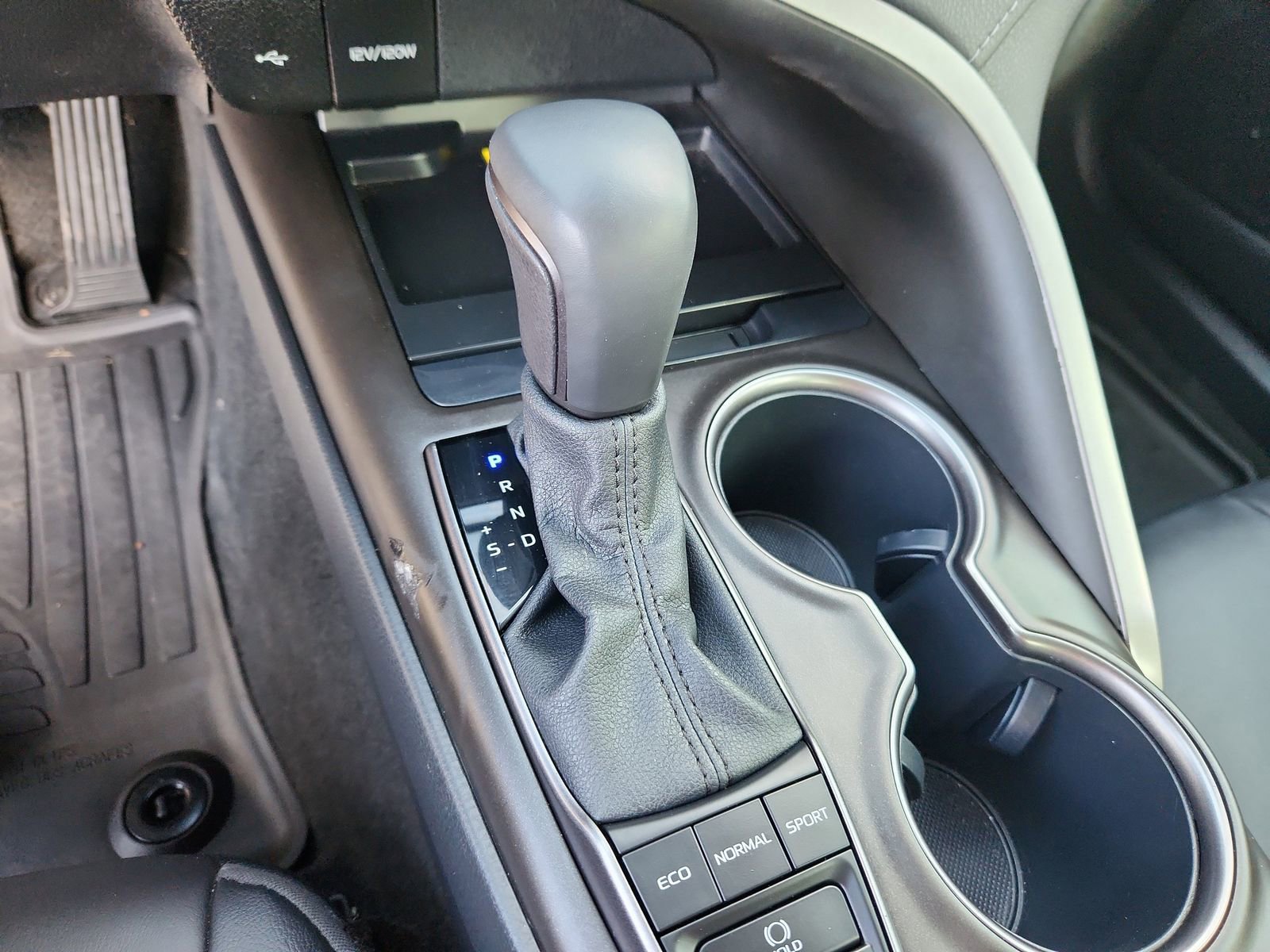 Used 2023 Toyota Camry XSE image 23