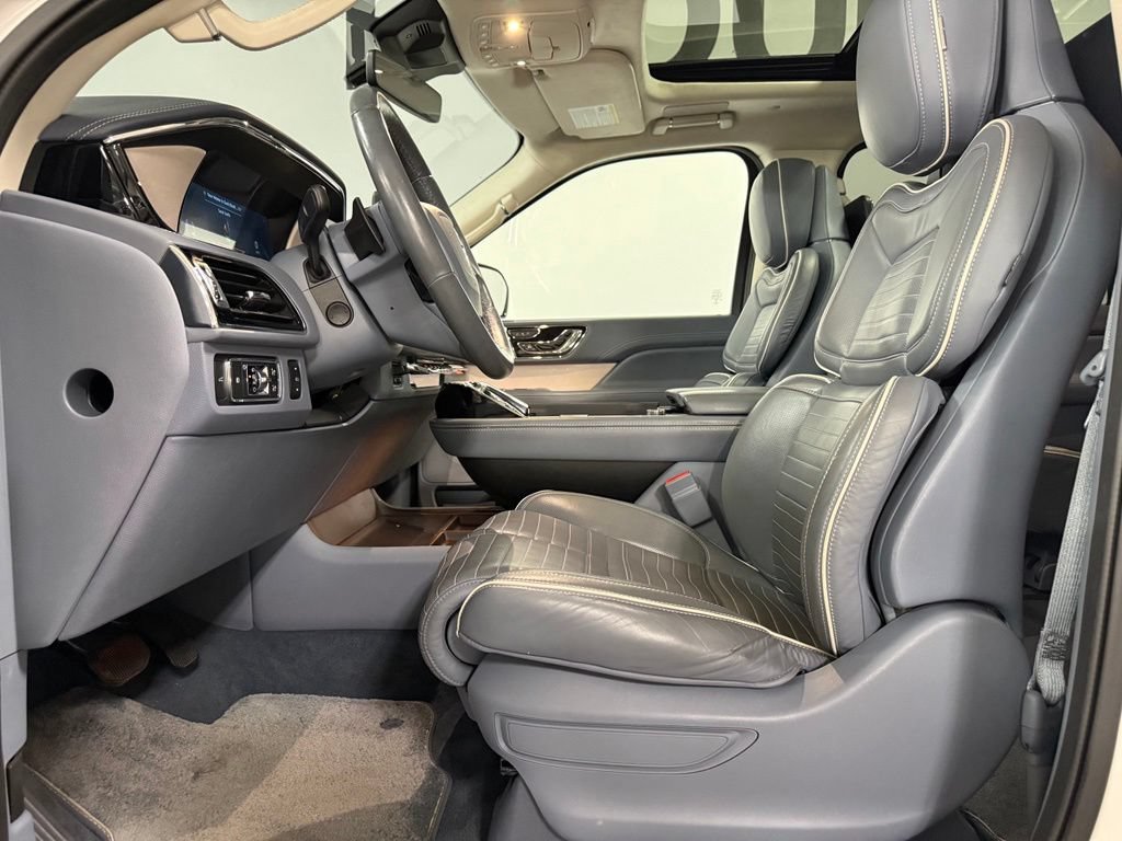 Used 2022 Lincoln Navigator L Black Label AWD/4WD image 9