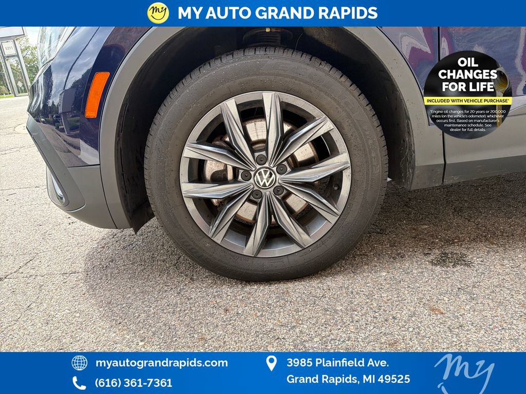 Used 2022 Volkswagen Tiguan SE AWD/4WD image 30