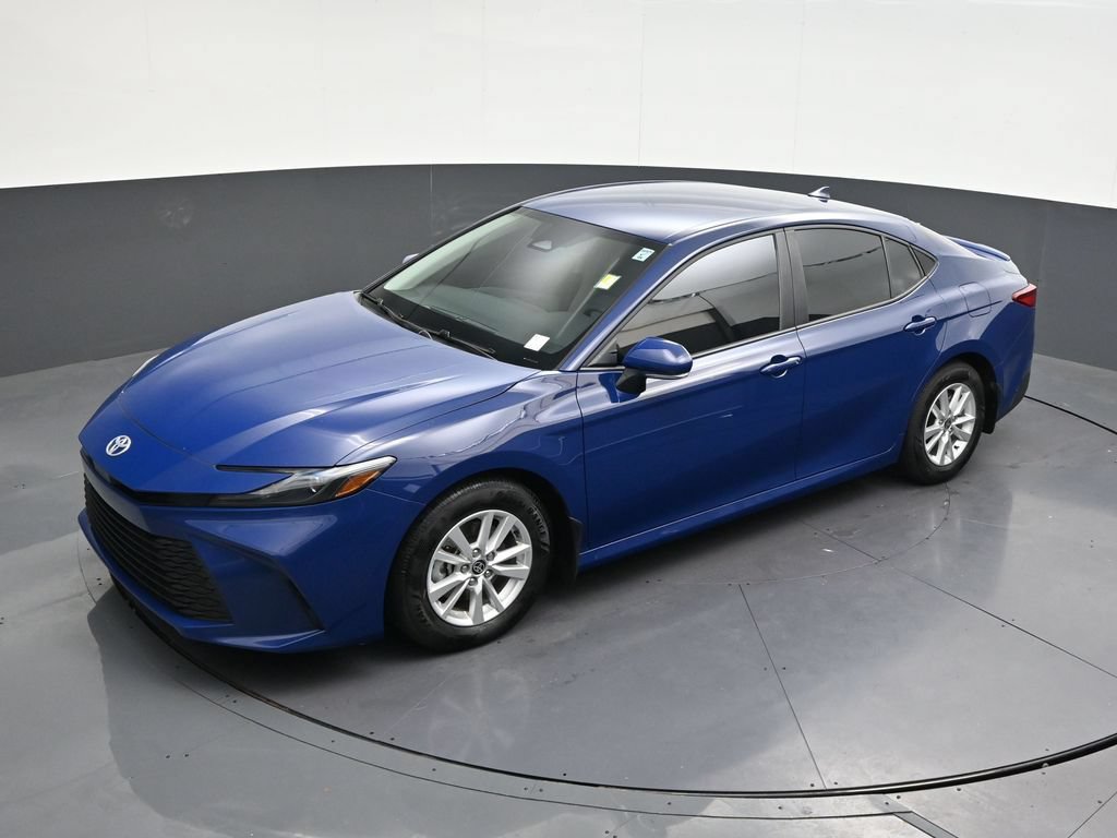 Used 2025 Toyota Camry LE w/ Convenience Package FWD image 15