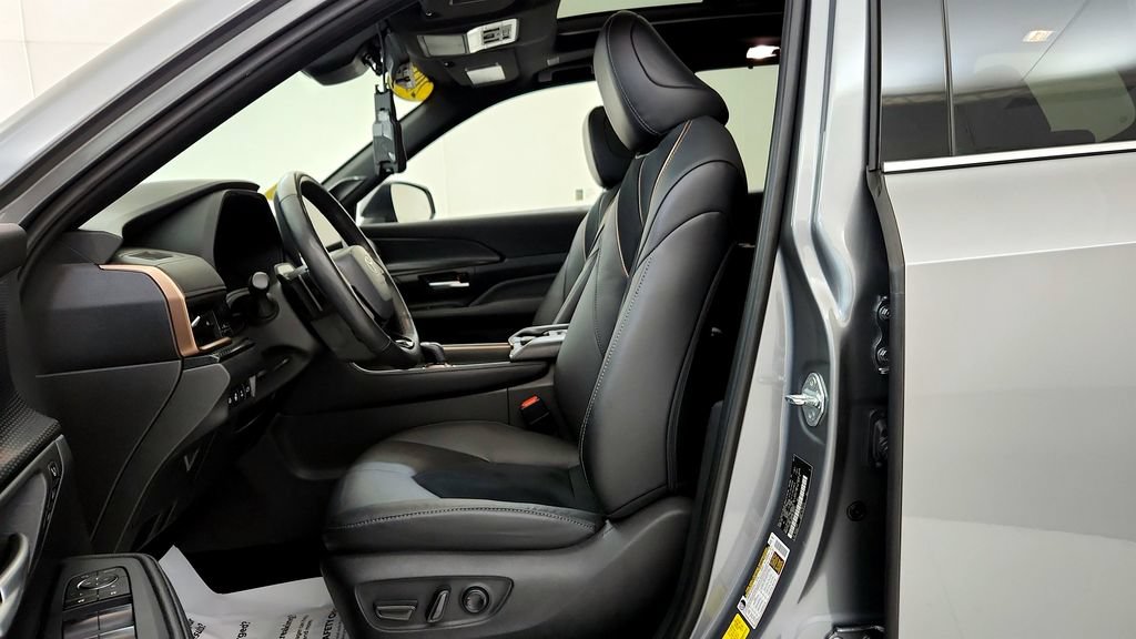 Certified 2025 Toyota Grand Highlander AWD Hybrid image 35