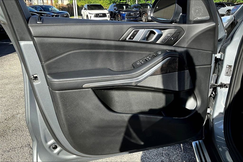 Used 2025 BMW X5 xDrive40i AWD/4WD image 22
