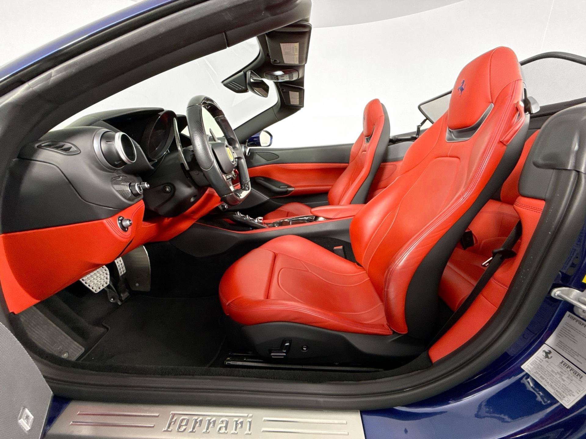 Used 2019 Ferrari Portofino RWD image 11