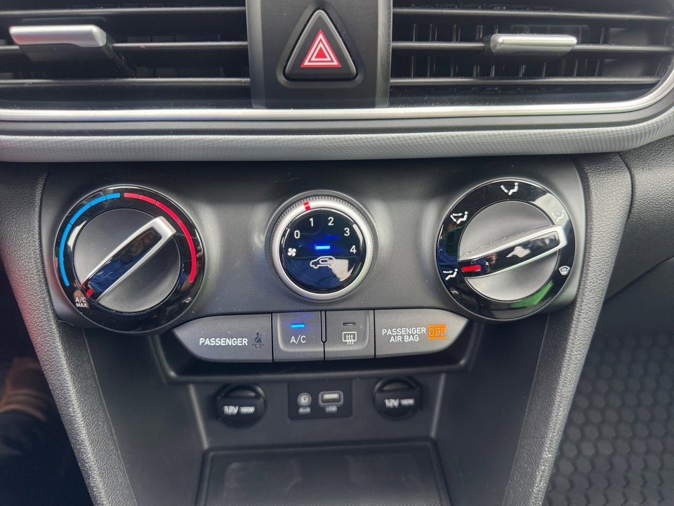 Used 2018 Hyundai Kona SE image 21