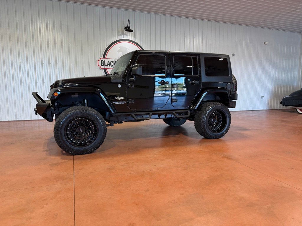 Used 2014 Jeep Wrangler Unlimited Sahara image 3
