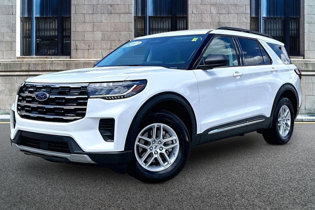 Certified 2025 Ford Explorer Active AWD/4WD image 2