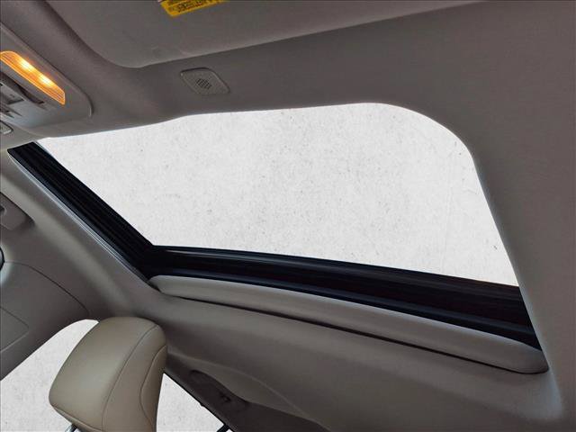 Used 2024 Toyota Highlander XLE FWD image 15