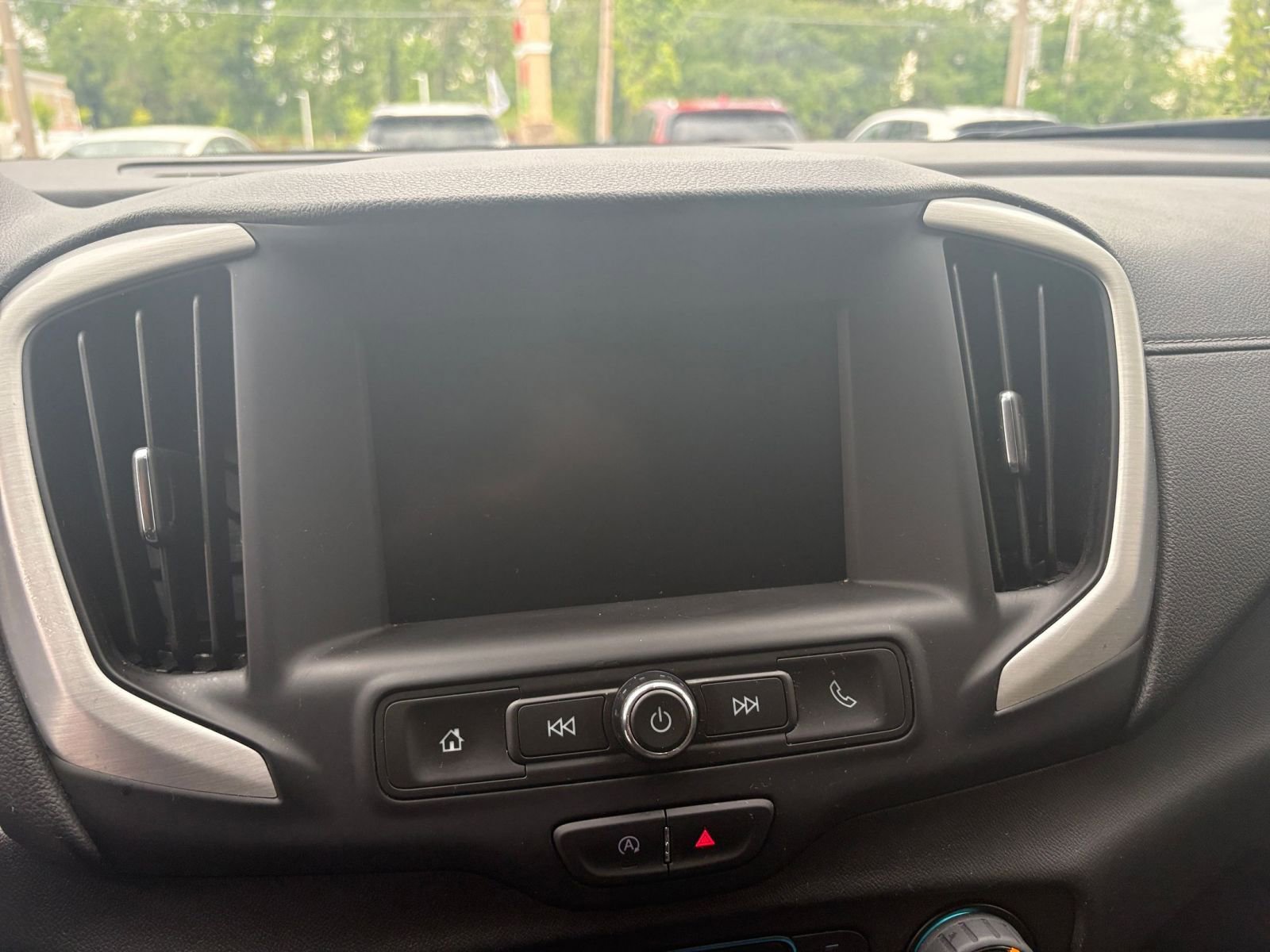 Used 2024 GMC Terrain SLE FWD image 20