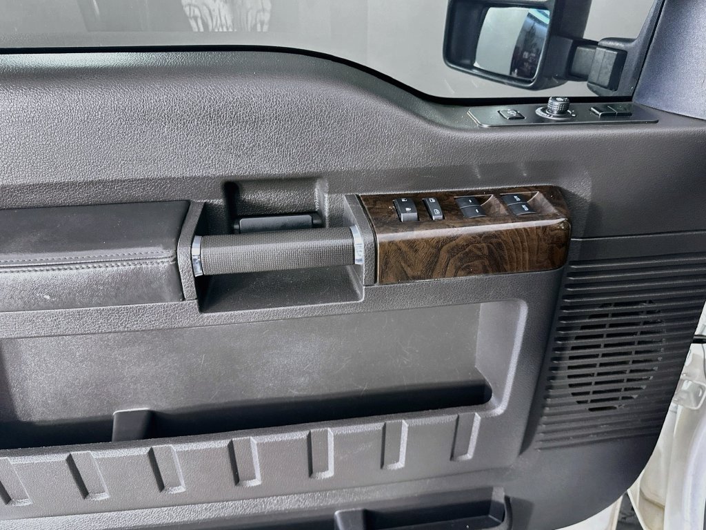 Used 2015 Ford F350 Platinum AWD/4WD image 22