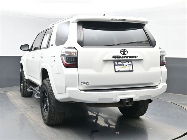 Used 2015 Toyota 4Runner SR5 image 12