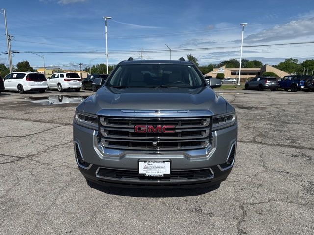 Used 2023 GMC Acadia SLT w/ Technology Package FWD image 2