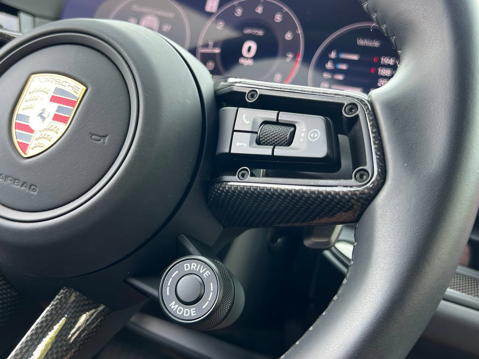 Certified 2025 Porsche Cayenne GTS AWD/4WD image 29