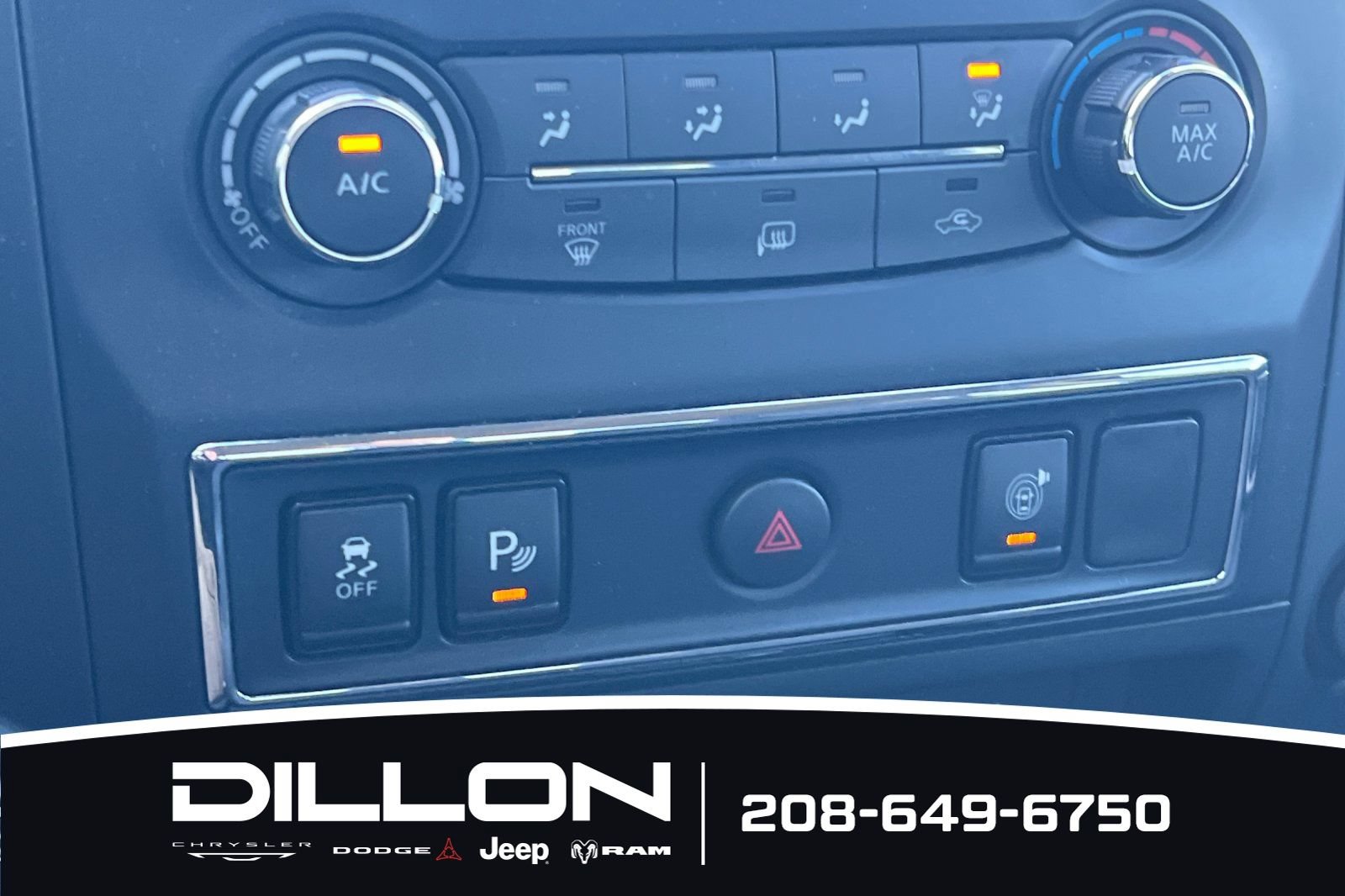 Used 2024 Nissan Titan SV AWD/4WD image 19