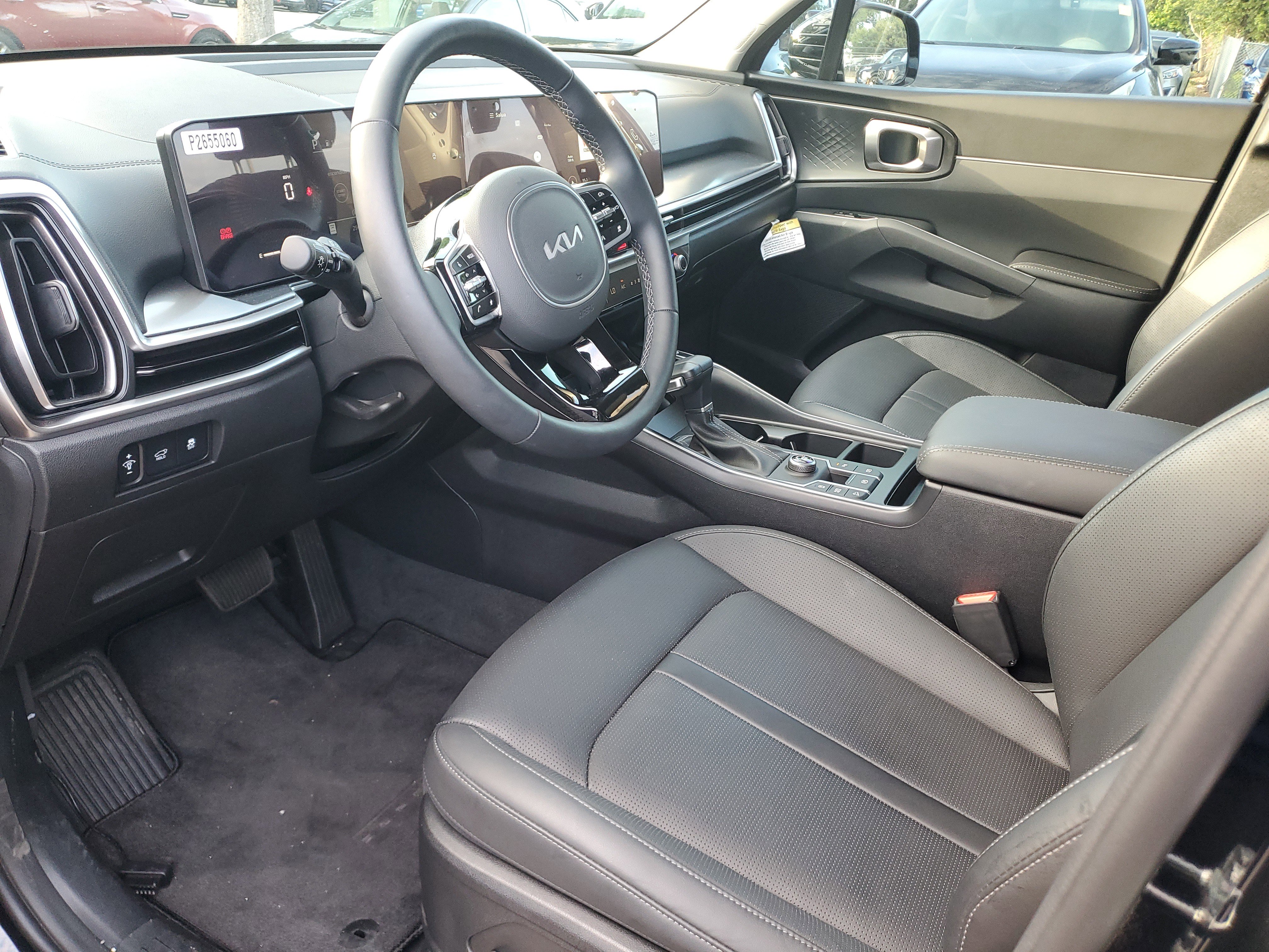Certified 2025 Kia Sorento EX w/ Panoramic Sunroof Package FWD image 16