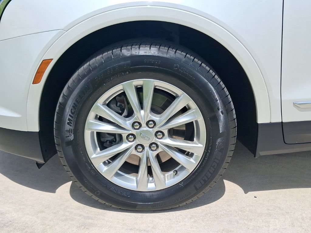 Used 2023 Cadillac XT5 Luxury FWD image 3