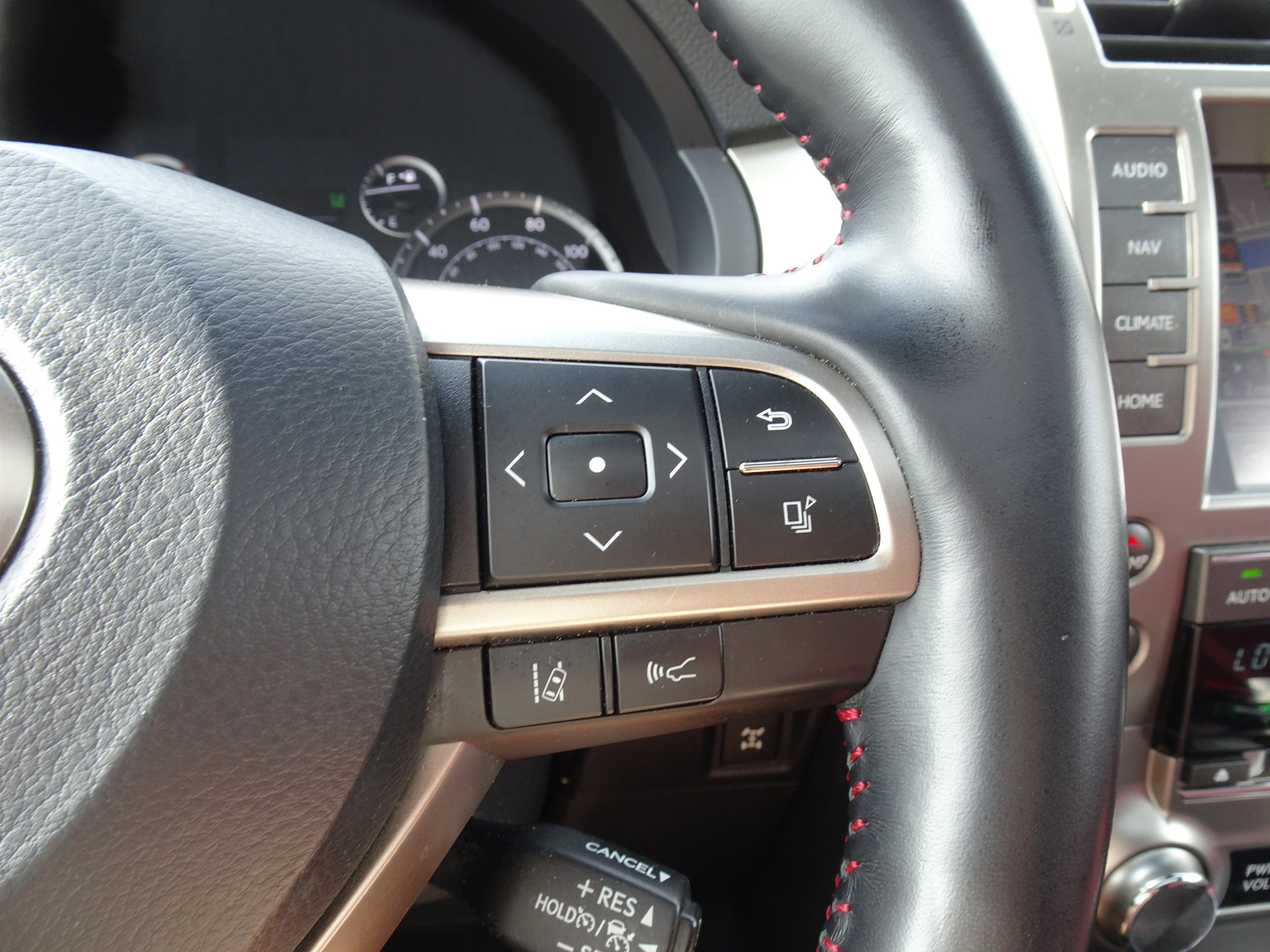 Used 2021 Lexus GX 460 Premium w/ Accessory Package AWD/4WD image 34