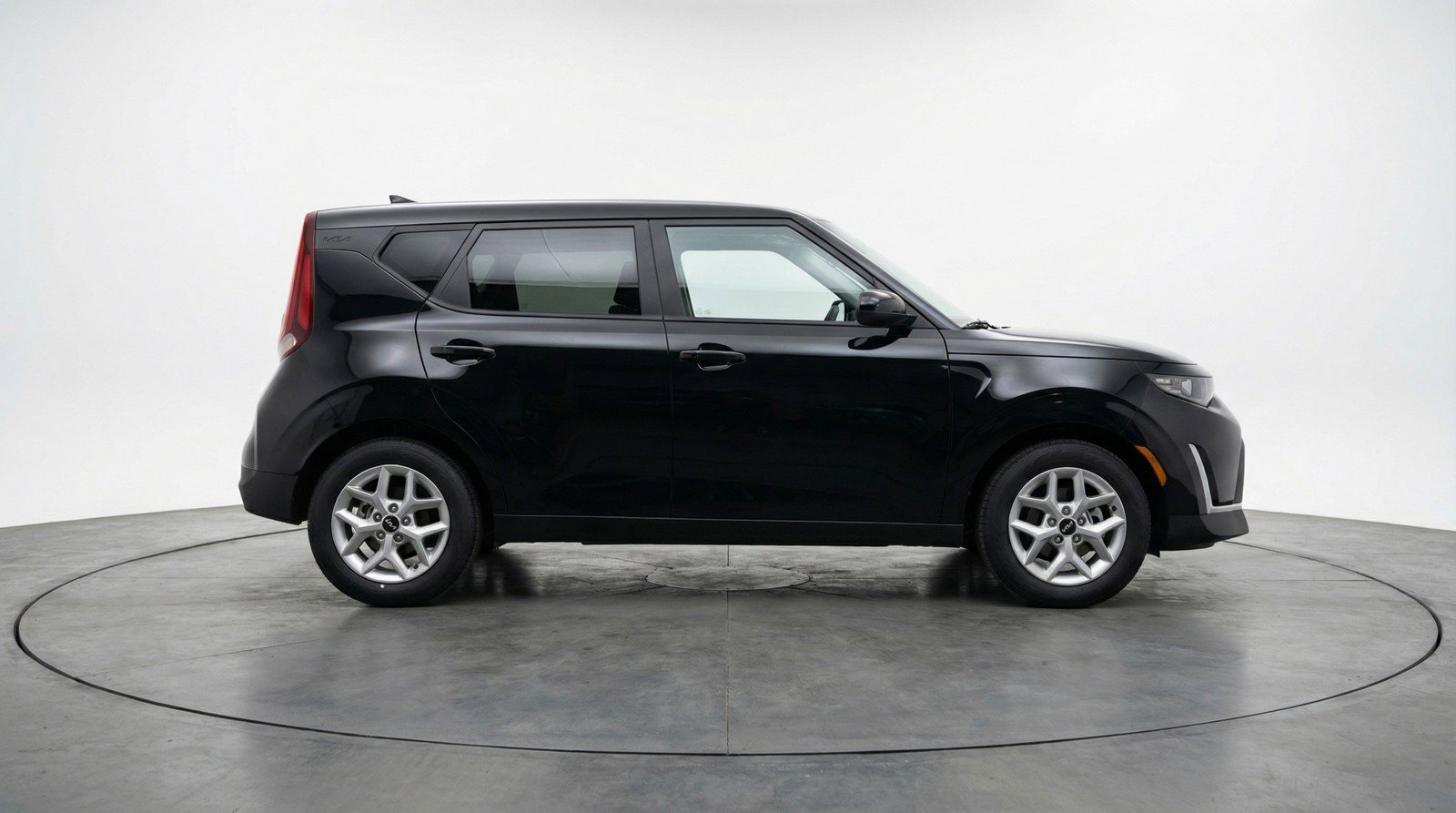 Used 2025 Kia Soul LX w/ LX Technology Package FWD image 11