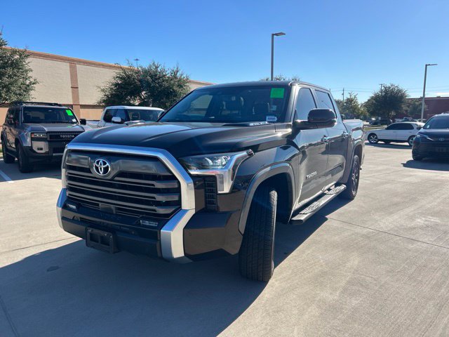 Used 2024 Toyota Tundra Limited w/ Power Package AWD/4WD image 9