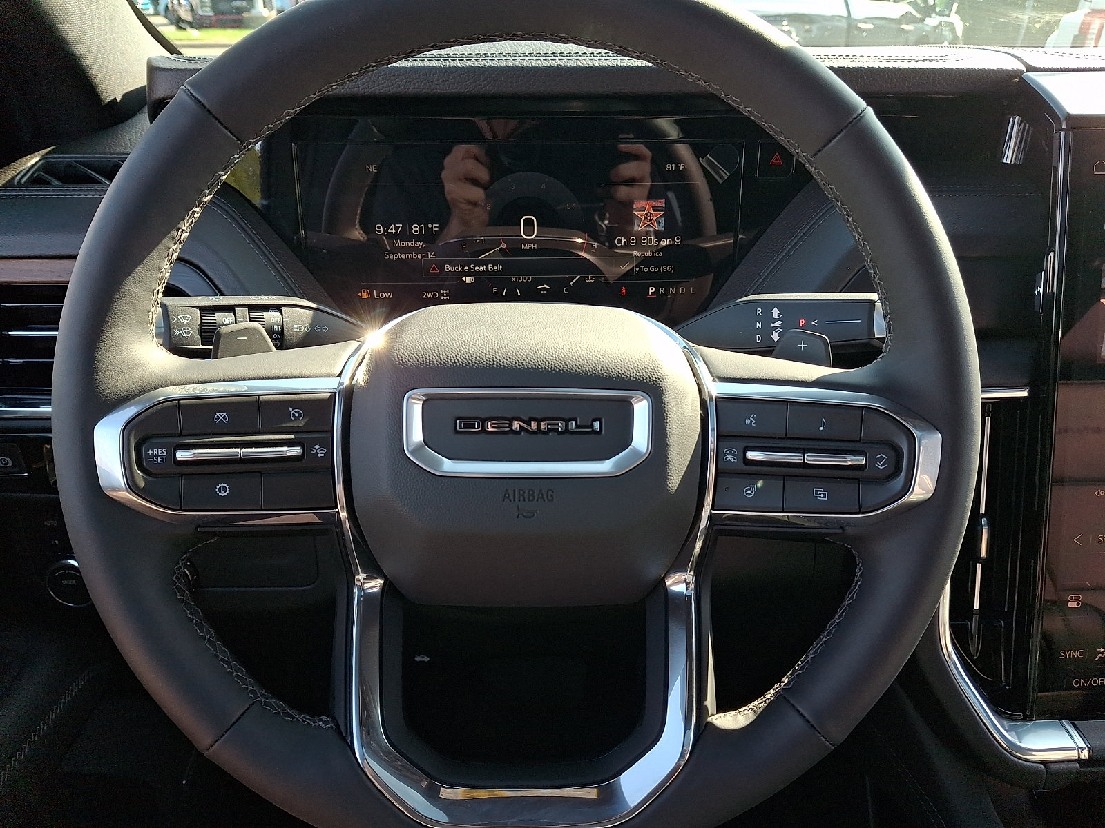 Used 2026 GMC Yukon XL Denali w/ Sun & Power Step Package AWD/4WD image 26