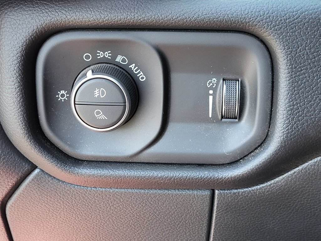 Used 2026 RAM 2500 Big Horn AWD/4WD image 25
