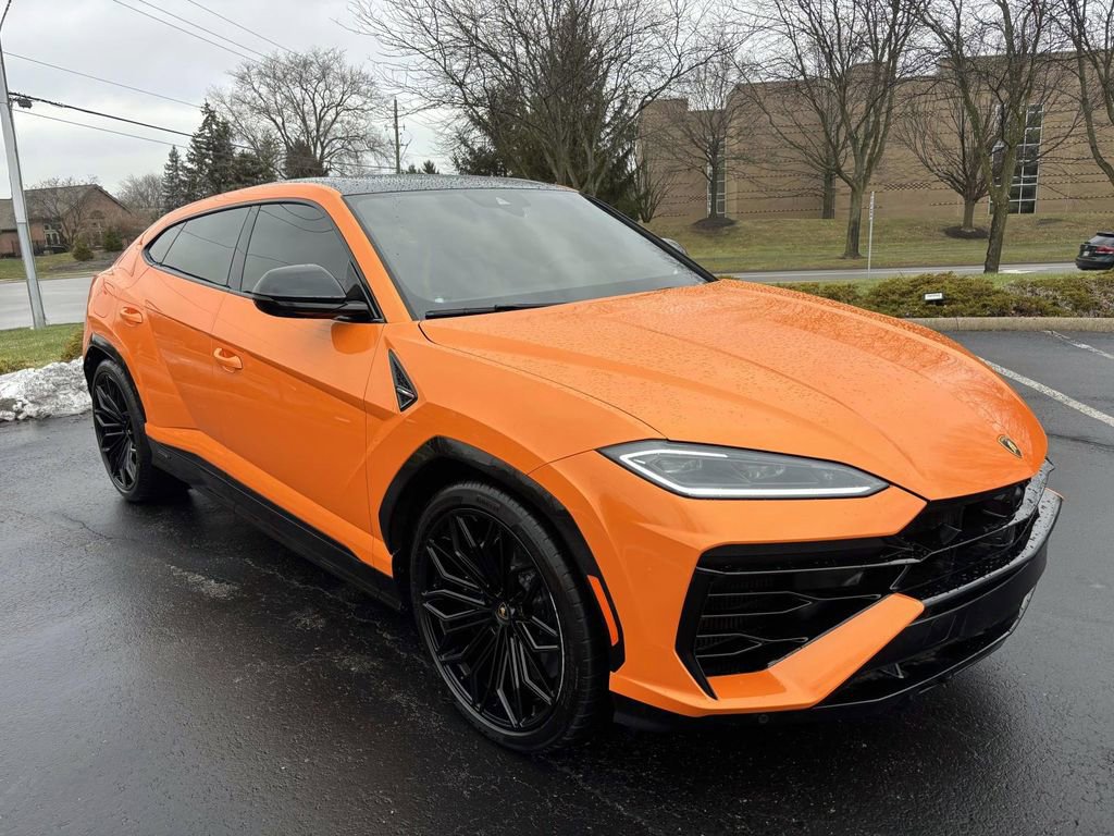 Used 2025 Lamborghini Urus SE