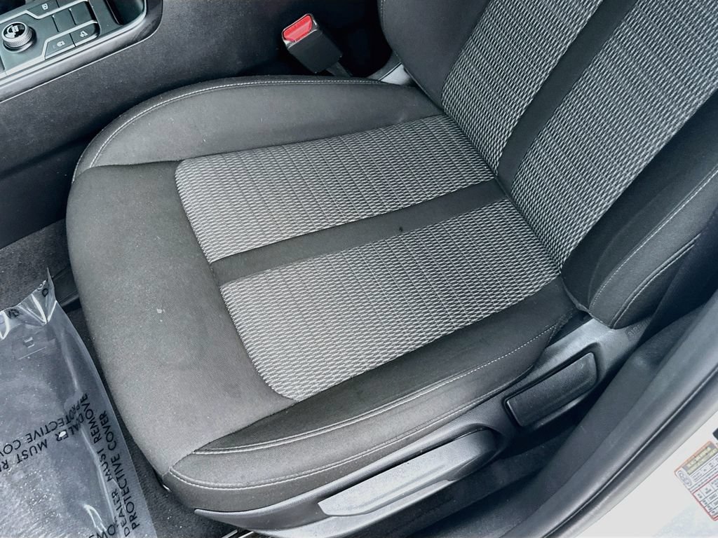 Used 2023 Kia Sorento LX FWD image 17