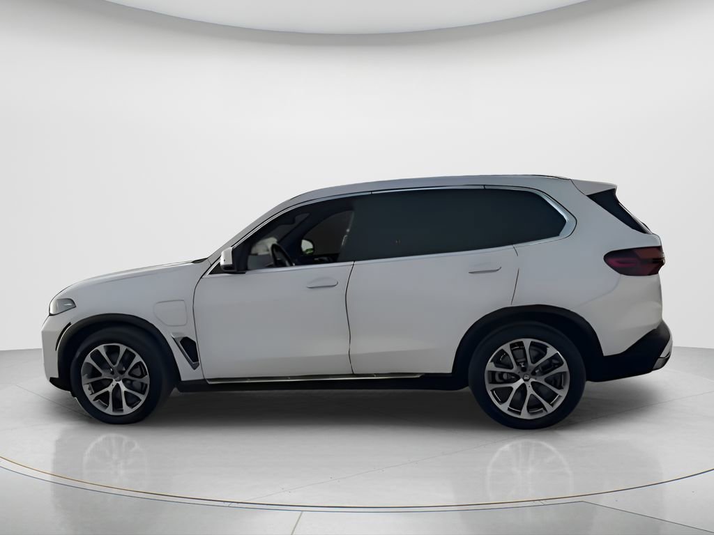 Used 2025 BMW X5 xDrive50e image 9