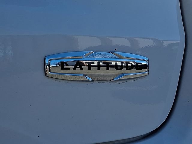Used 2024 Jeep Compass Latitude image 31